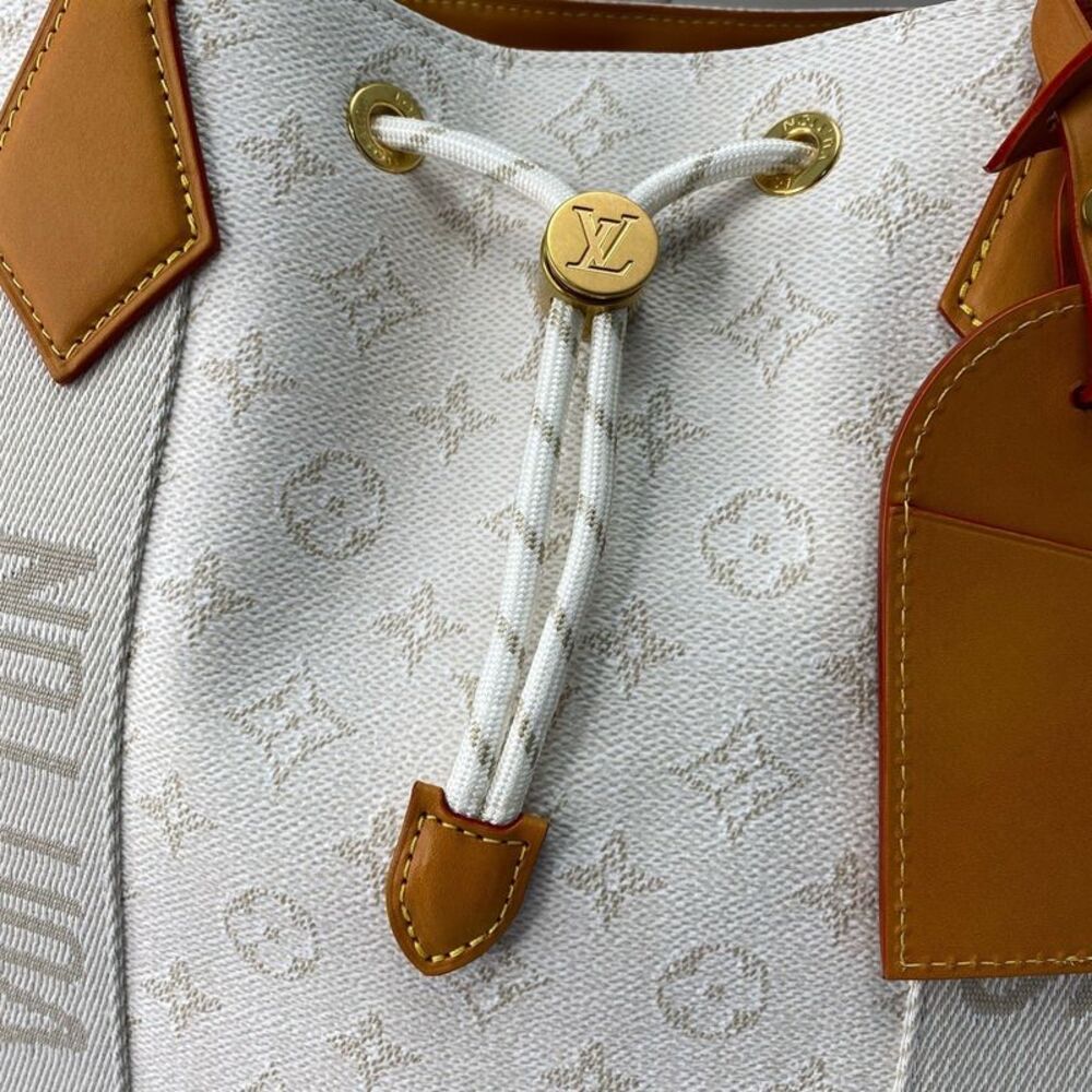 Louis Vuitton Women Pre-Loved Bag Very Good Condition - Picture 2 of 8